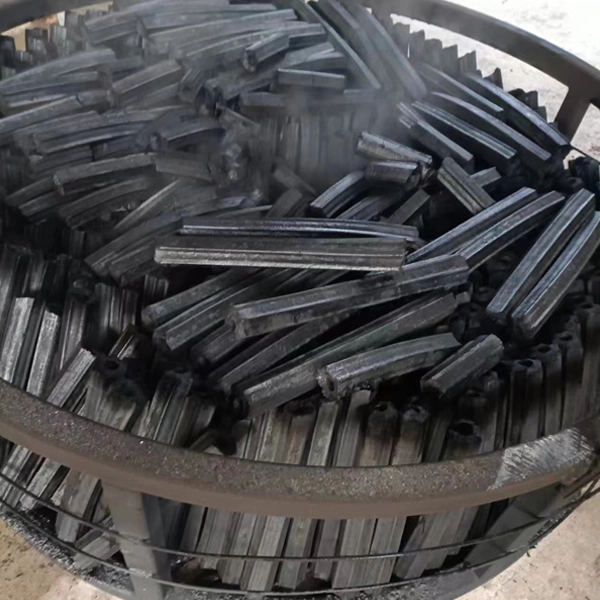 Charcoal produced by the internal combustion carbonization furnace